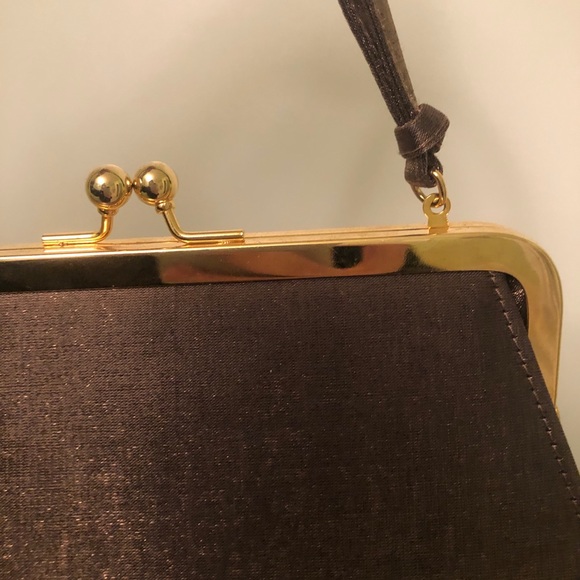 small green bag with clasp - Picture 2 of 3